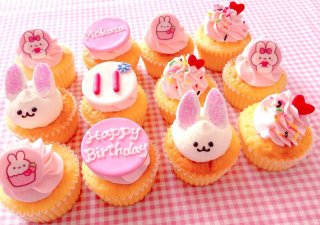 5月1日から5月31日までコラボカップケーキをお届けいたします！