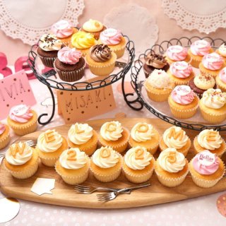 カップケーキ様の専用ページ ベラズカップケーキ カップケーキBOX6個入(クリーム＝ブルー